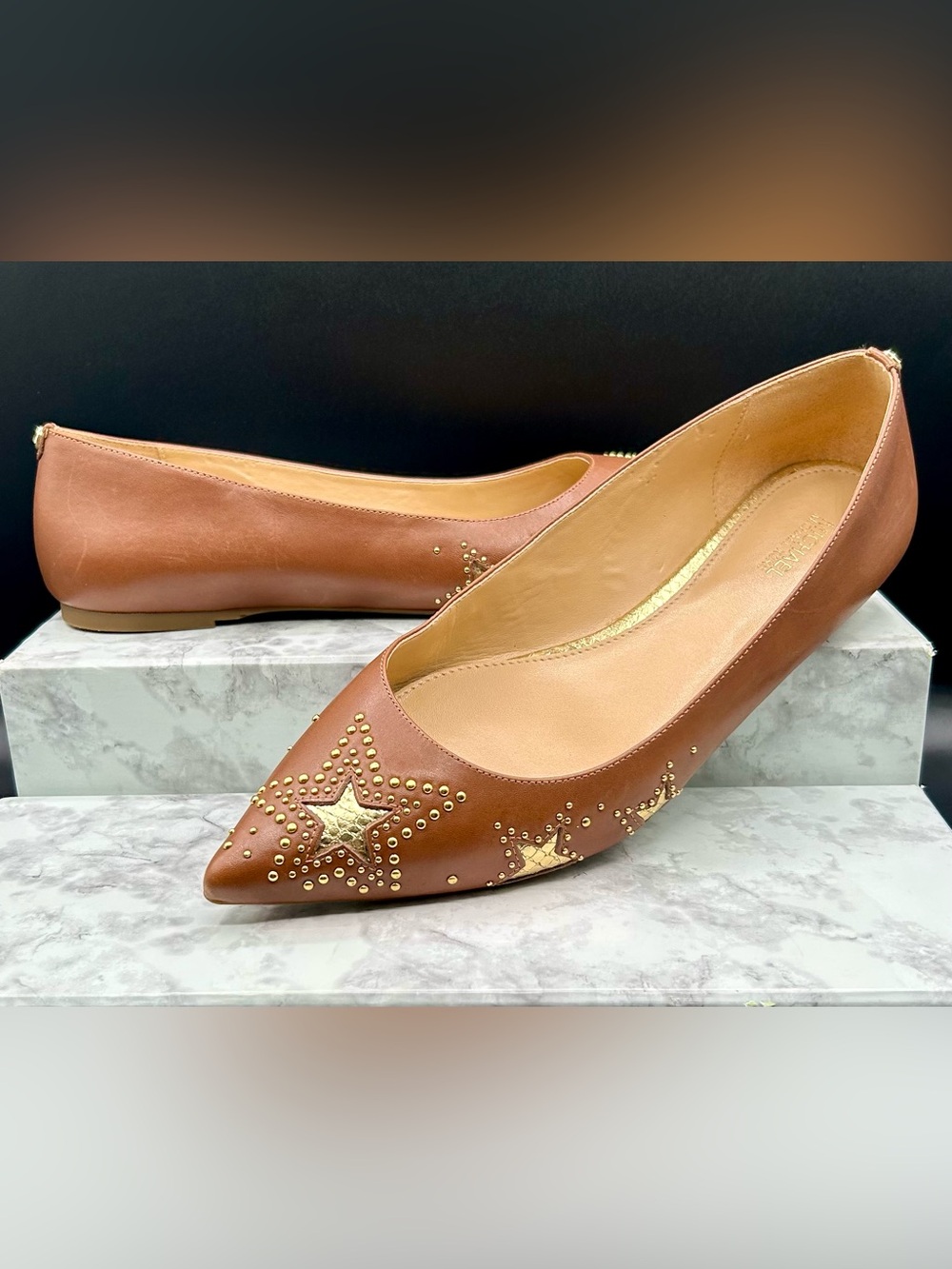 MICHAEL MICHAEL KORS Leather Pointed -Toe Flats. Size 9.5